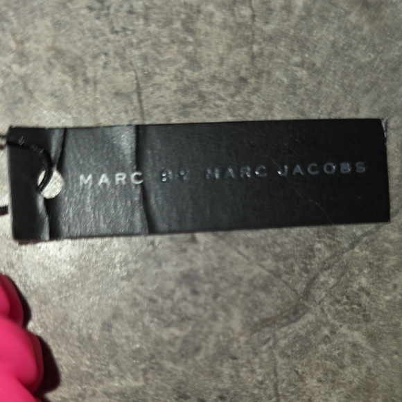 (J21) Marc Jacobs Pink Bracelet - Picture 4 of 5
